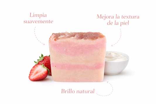 Yogurt, fresa y arcilla rosada.